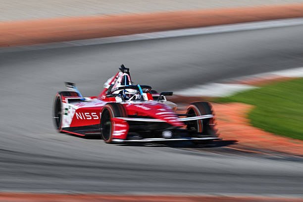 VALENCIA, SPAIN - OCTOBER 30: Oliver Rowland of Great Britain driving the (1) Nissan Formula E Team Nissan e-4ORCE 05 on track during Formula E Pre-Season Testing at Ricardo Tormo Circuit on October 30, 2025 in Valencia, Spain. (Photo by Simon Galloway/LAT Images)